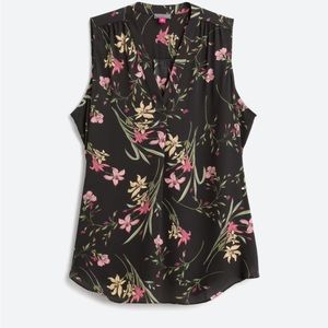 Vince Camuto V-neck sleeveless blouse